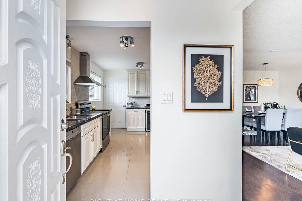 118 Bonham Boulevard, ON L5M 1C7