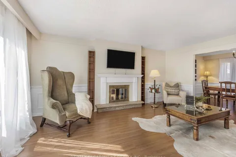 10 Alexander Street, ON L6V 1H6