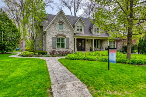 1199 Whiteoaks Avenue, ON L5J 3B6