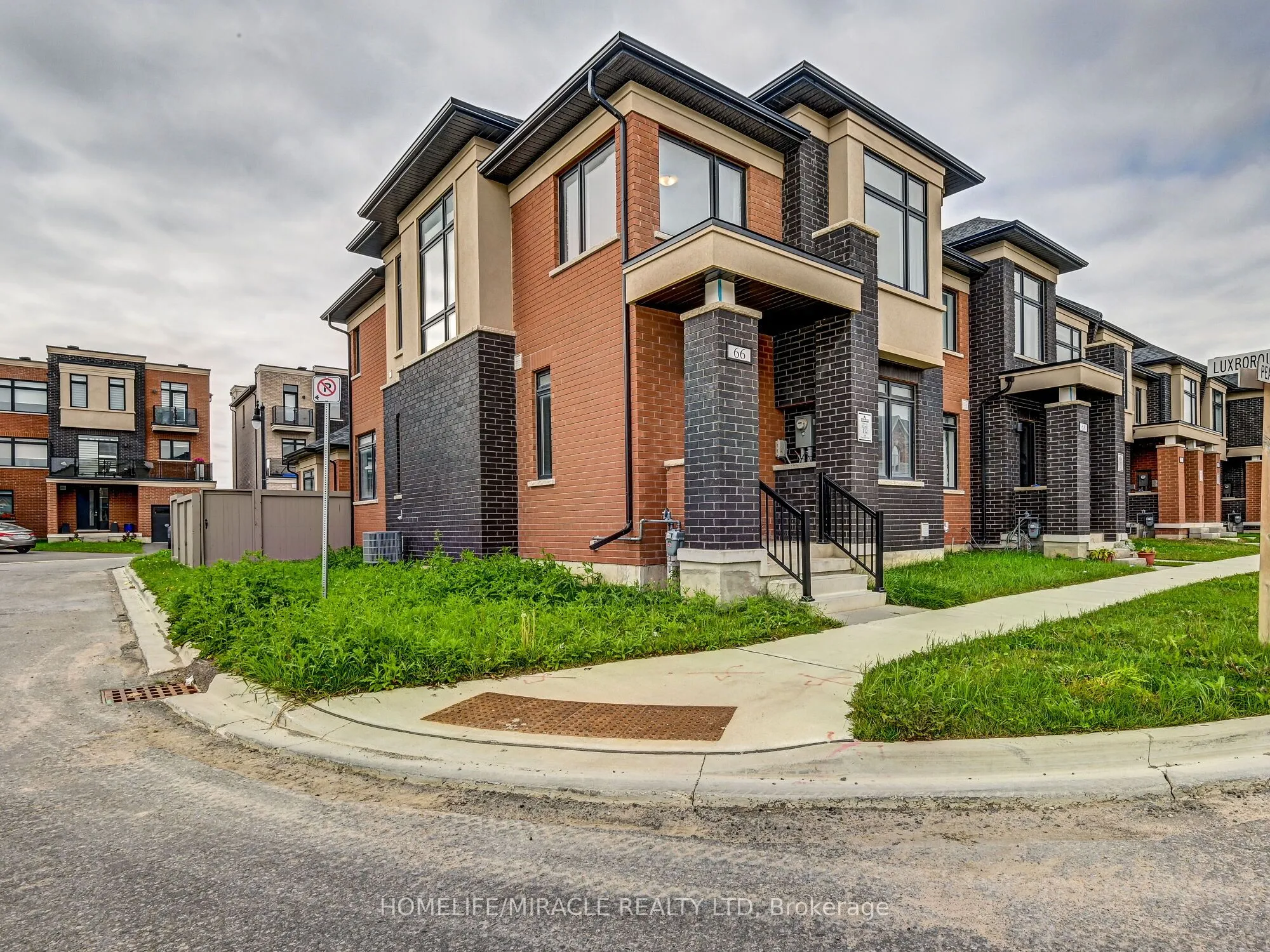 66 Pearman Crescent, ON L7A 4Y9