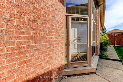 25 Trailridge Drive, ON L6X 4M6