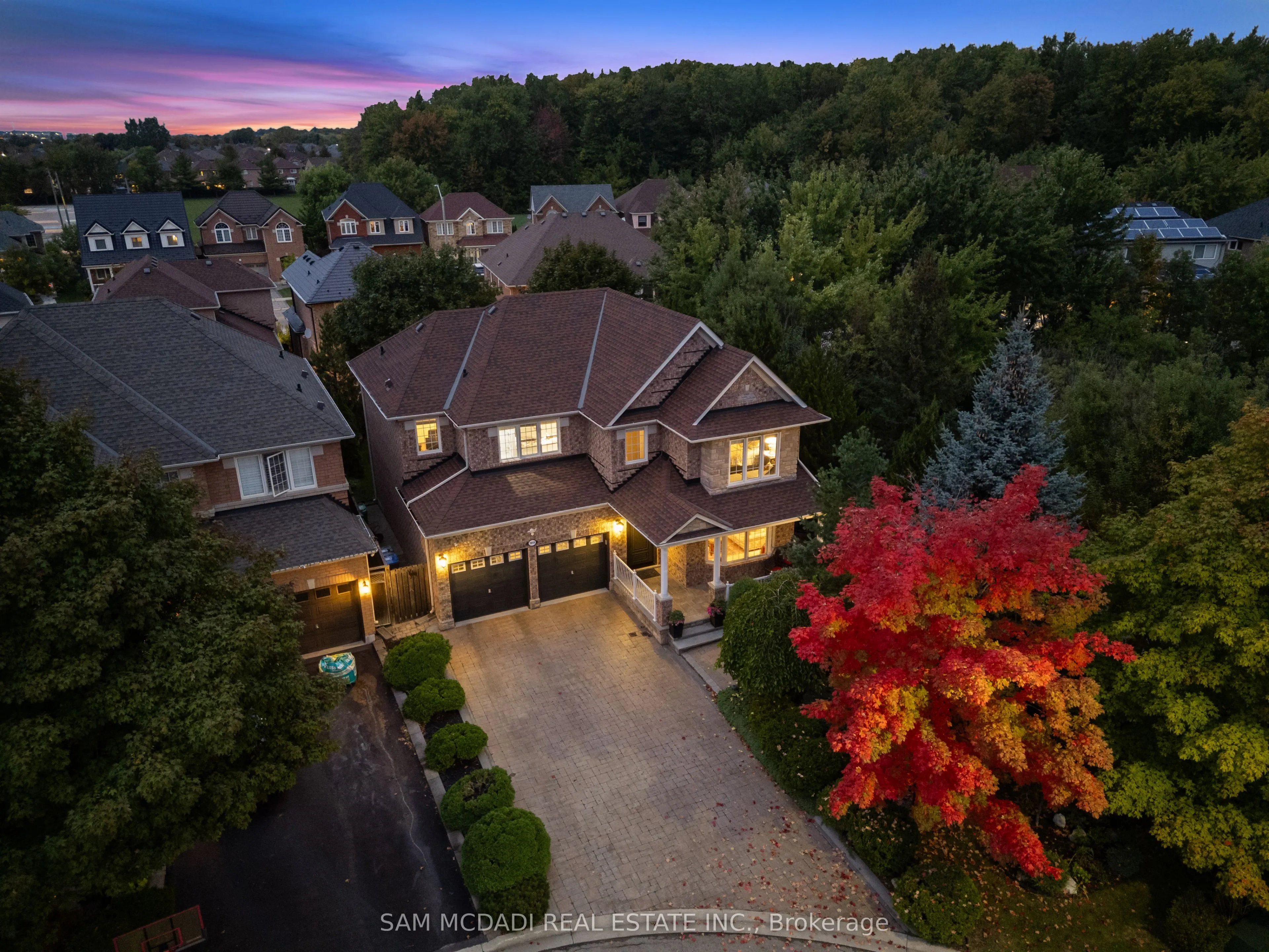 3859 Pondview Way, ON L5N 8K1