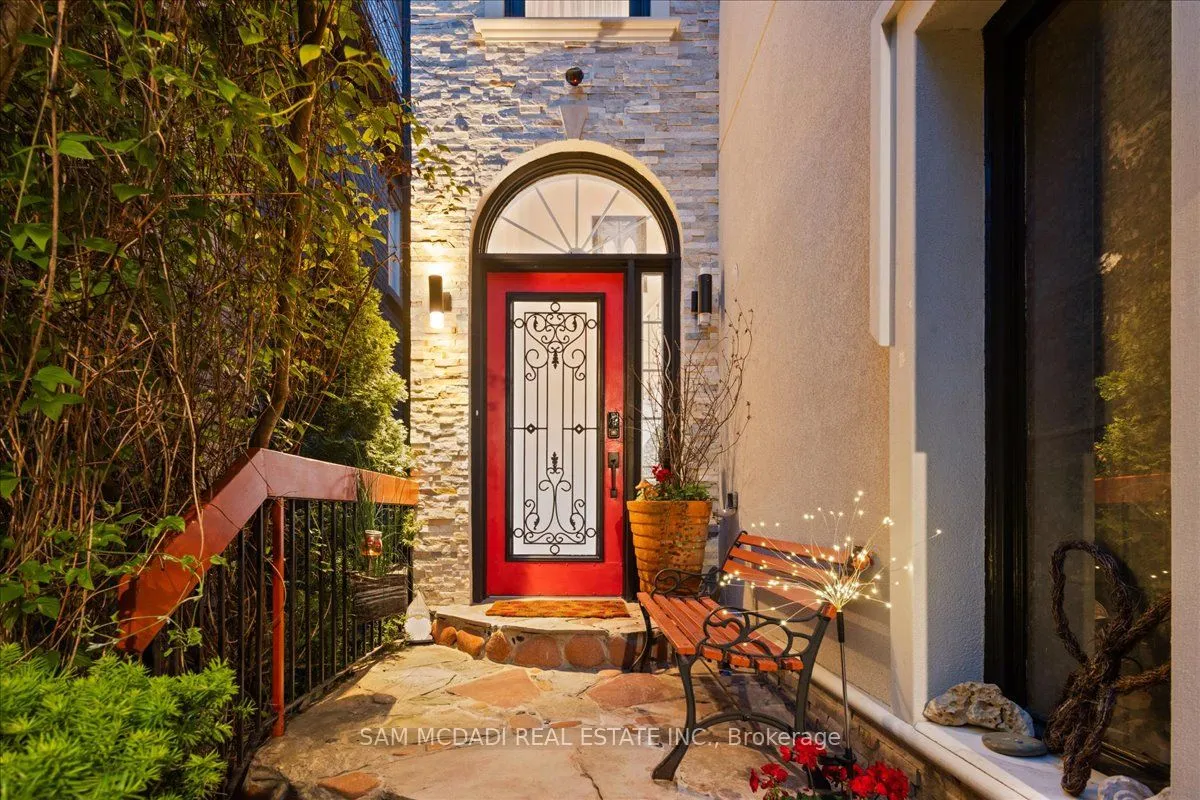 6074 Leeside Crescent, ON L5M 5K6