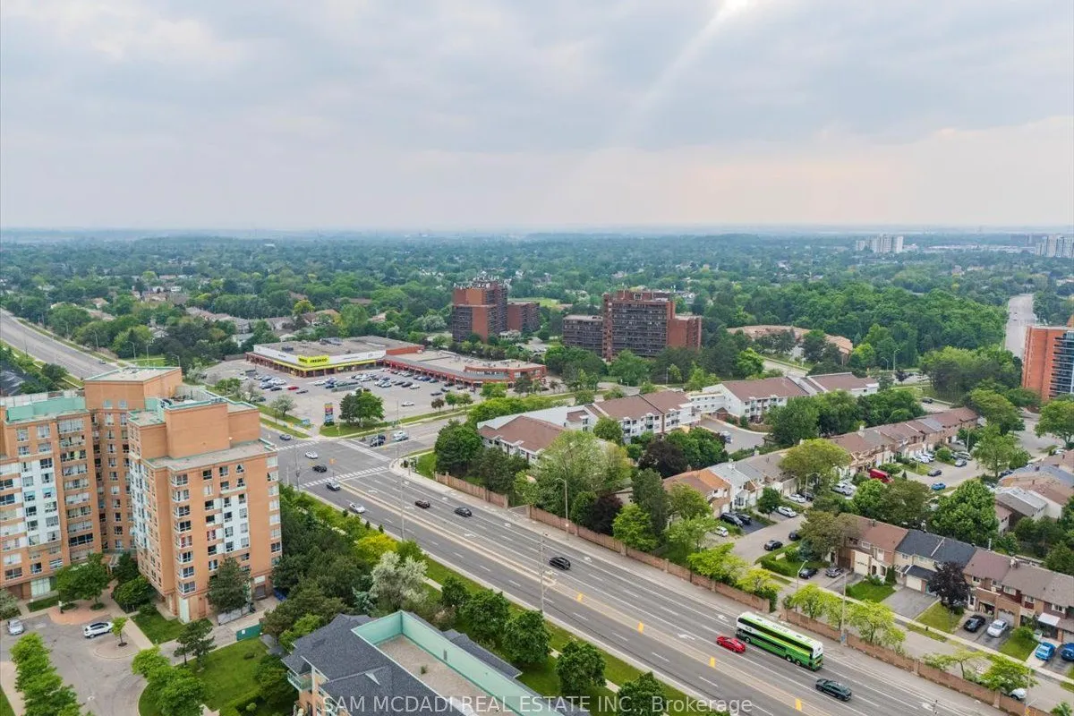 6074 Leeside Crescent, ON L5M 5K6