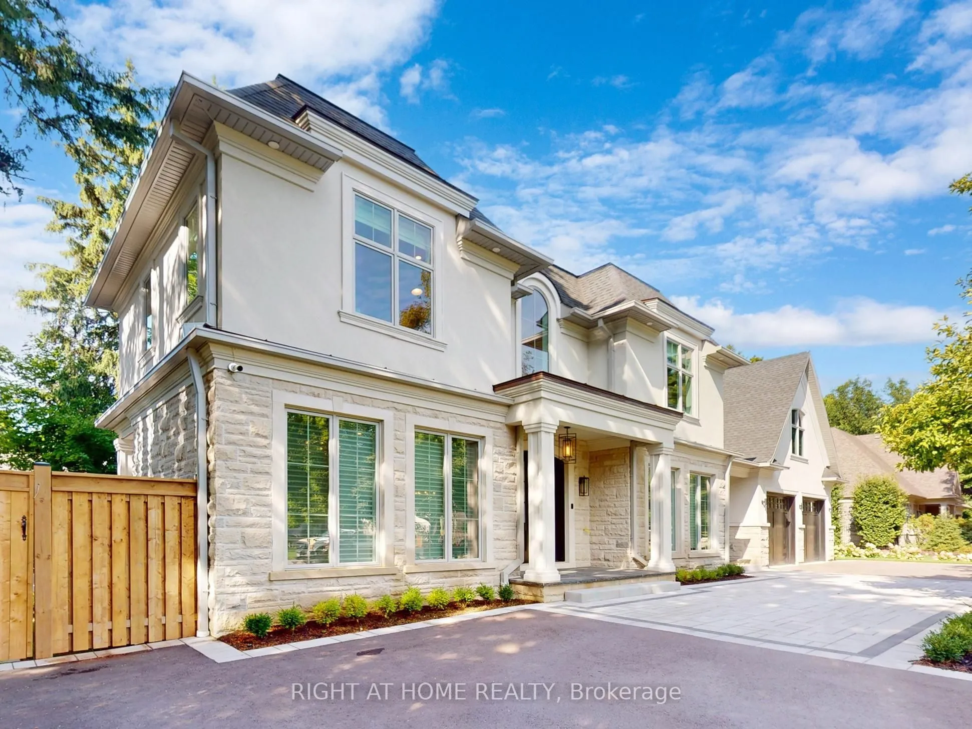 172 Burgundy Drive, ON L6J 4G1