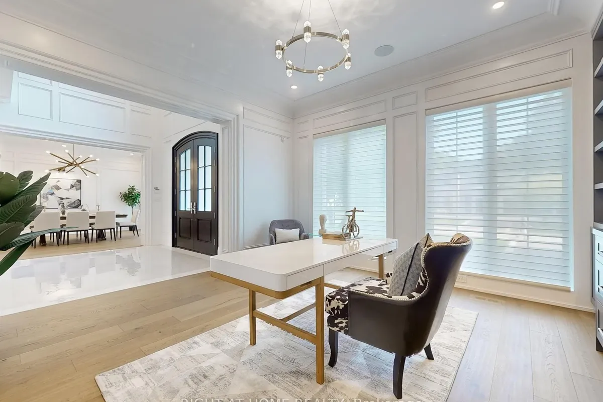 172 Burgundy Drive, ON L6J 4G1