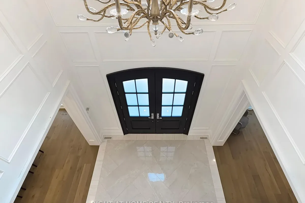 172 Burgundy Drive, ON L6J 4G1