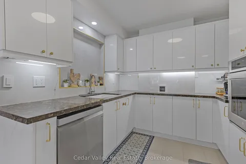 3273 Carabella Way, ON L5M 6T4