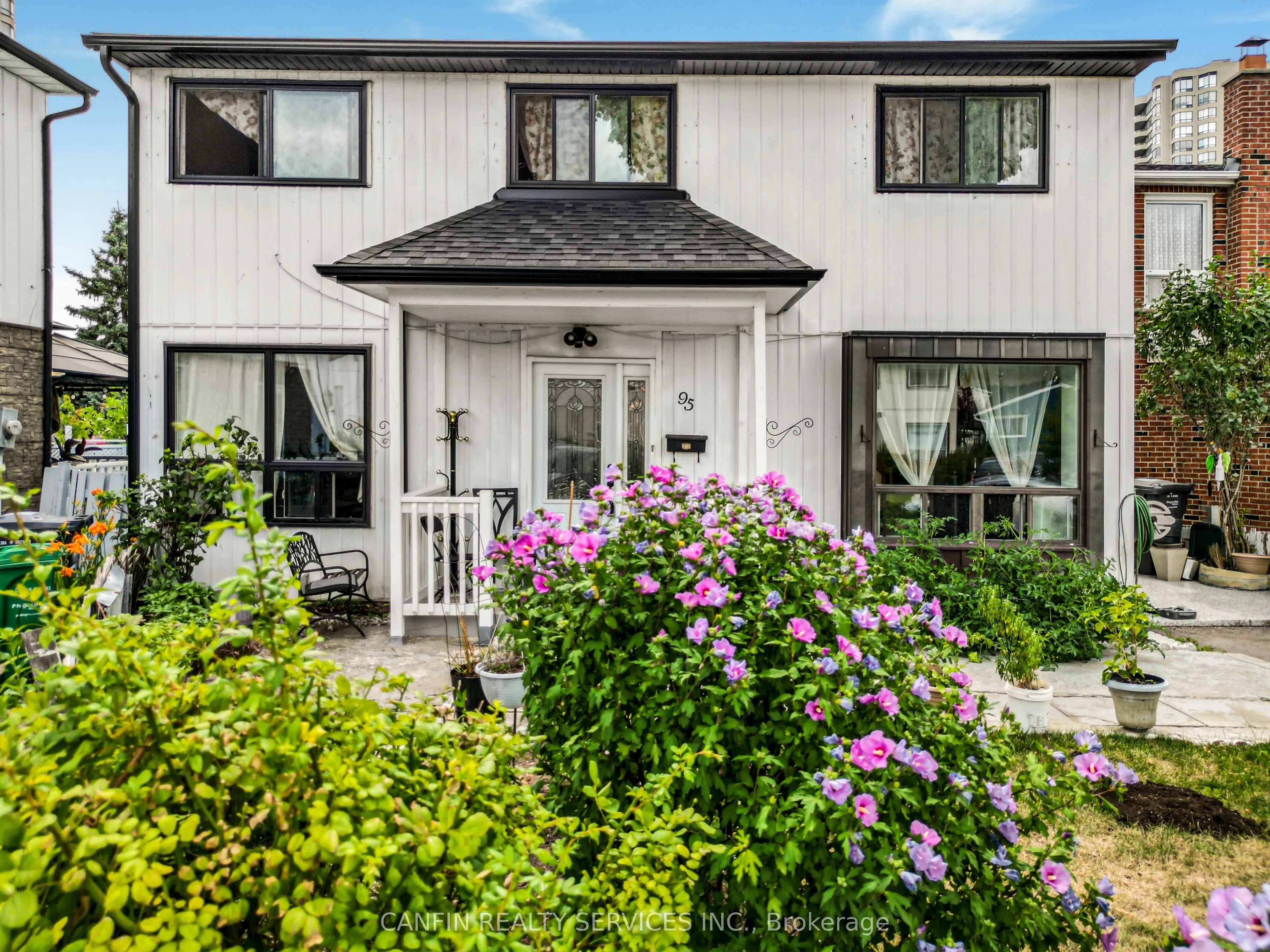 95 Huntingwood Crescent, ON L6S 1S5