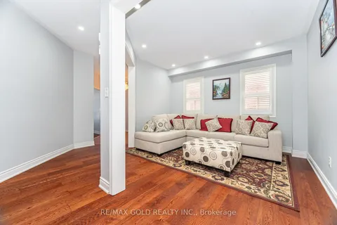 8 Goreridge Crescent, ON L6P 1P2