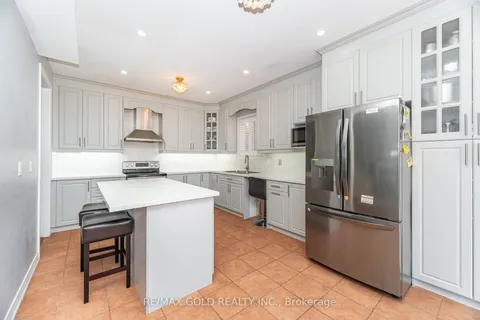 8 Goreridge Crescent, ON L6P 1P2