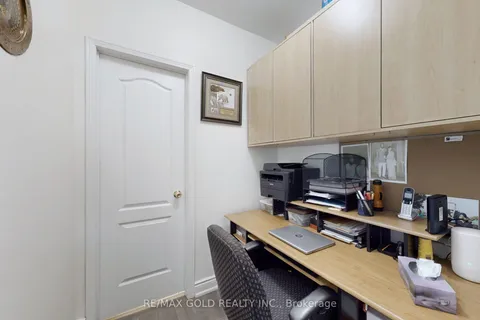 18 Thimbleberry Street, ON L7A 3L3