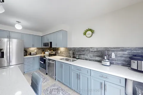 18 Thimbleberry Street, ON L7A 3L3