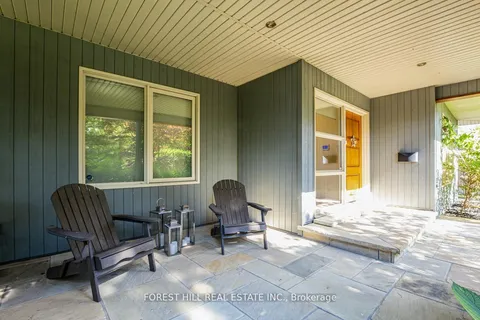 193 Lakewood Drive, ON L6K 1B3