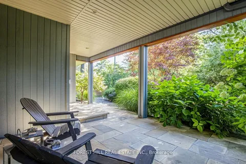 193 Lakewood Drive, ON L6K 1B3