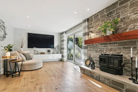 2683 Kingsberry Crescent, ON L5B 2K6