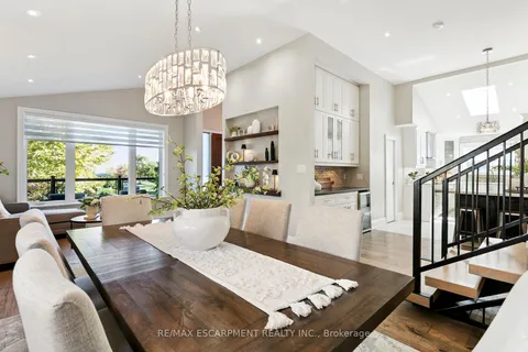 2683 Kingsberry Crescent, ON L5B 2K6