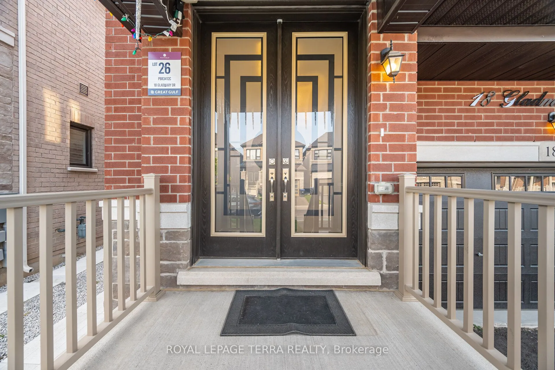 18 Gladmary Drive, ON L6Y 0E4