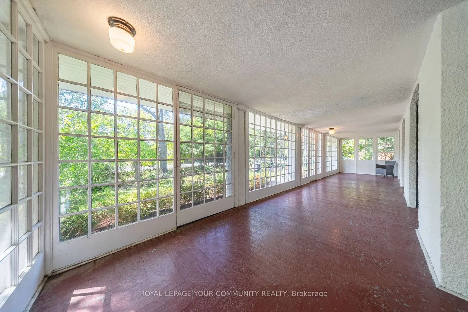 1173 Queen Victoria Avenue, ON L5H 3H2