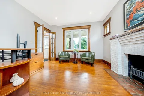 142 Martin Street, ON L9T 2R2