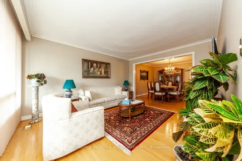 288 Hullmar Drive, ON M3N 2G1