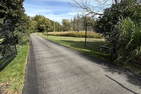 14227 Trafalgar Road, ON L7G 4S4