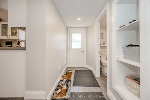 126 Poplar Avenue, ON L7J 2E2