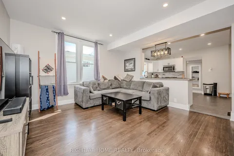 126 Poplar Avenue, ON L7J 2E2