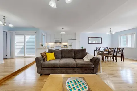 12 Abbs Street, ON M6K 1M6