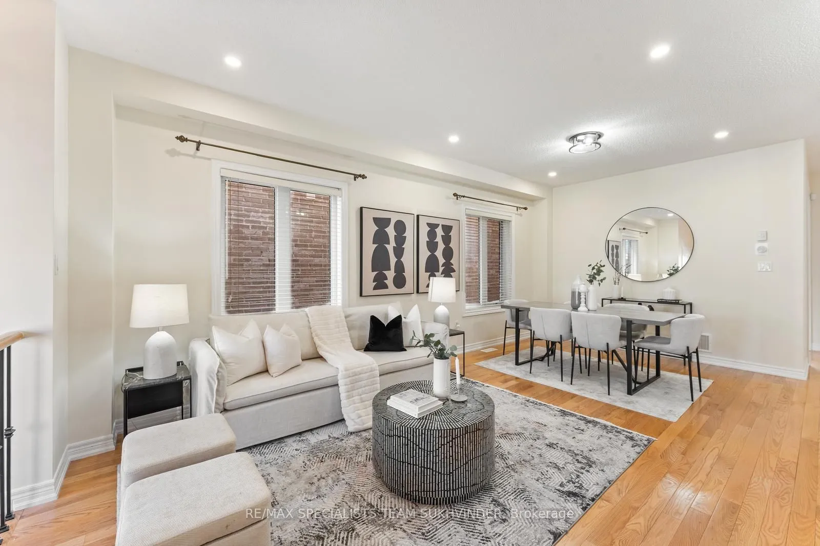 42 Arrowpoint Drive, ON L6Y 0Y8