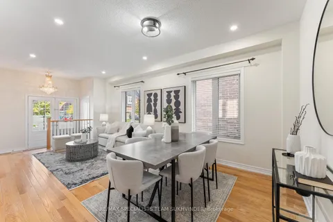 42 Arrowpoint Drive, ON L6Y 0Y8