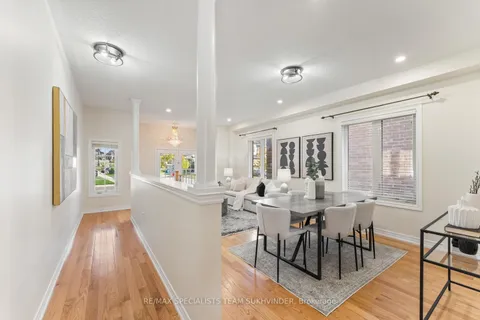 42 Arrowpoint Drive, ON L6Y 0Y8