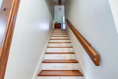 4447 Lakeshore Road, ON L7L 1B3