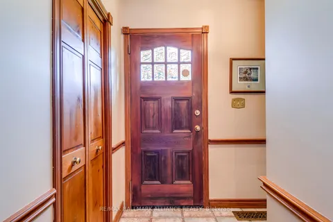 4447 Lakeshore Road, ON L7L 1B3