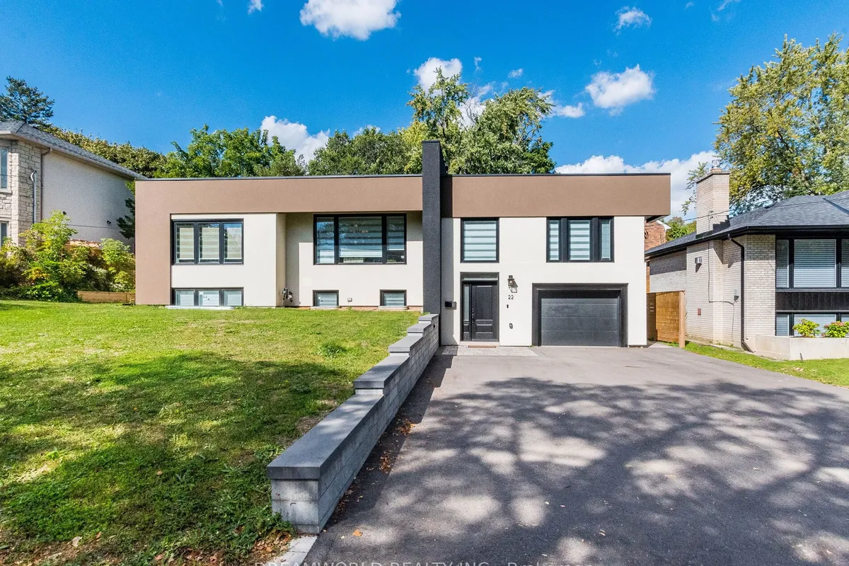 22 Yorkleigh Avenue, ON M9P 1Y4