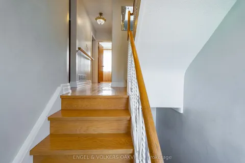 183 vodden Street, ON L6V 1M9