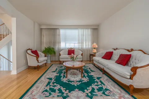 183 vodden Street, ON L6V 1M9