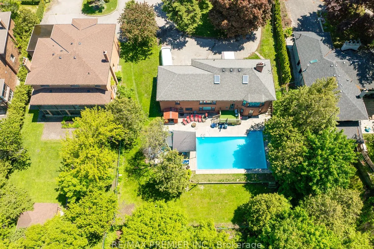 2934 Weston Road, ON M9M 2S7