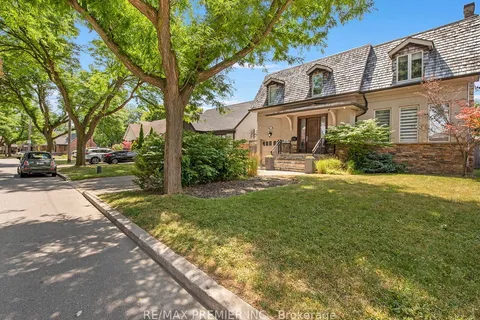 35 Yorkdale Crescent, ON M9M 1C2