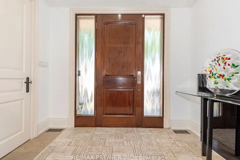 35 Yorkdale Crescent, ON M9M 1C2