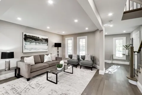 4342 Violet Road, ON L5V 1J8