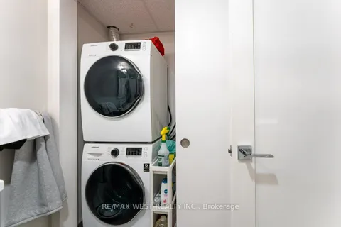 167 Quebec Avenue, ON M6S 3W1