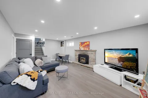 2515 Hensall Street, ON L5A 2T1