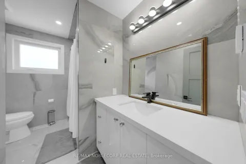 2515 Hensall Street, ON L5A 2T1