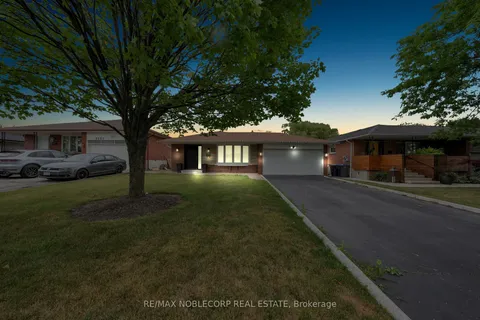 2515 Hensall Street, ON L5A 2T1