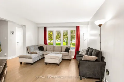 57 Jefferson Road, ON L6S 1W7