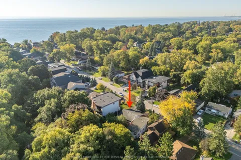 945 BEECHWOOD Avenue, ON L5G 4E3