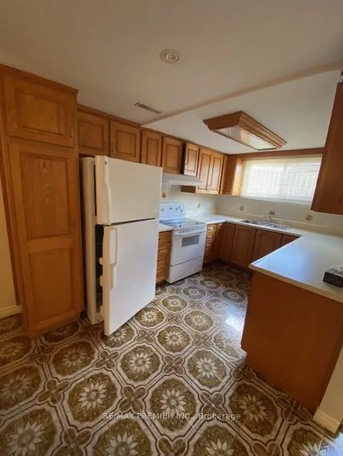 99 Ridgemount Road, ON M9P 1C7