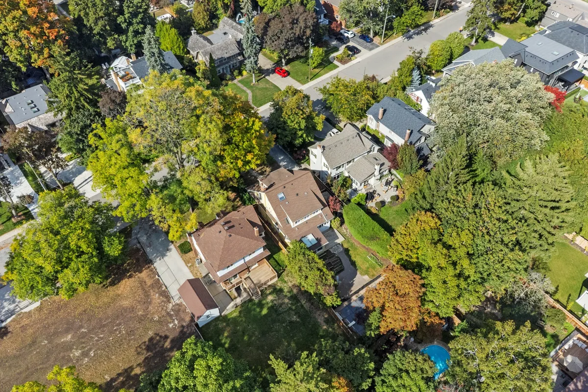 324 Spruce Street, ON L6J 2H1