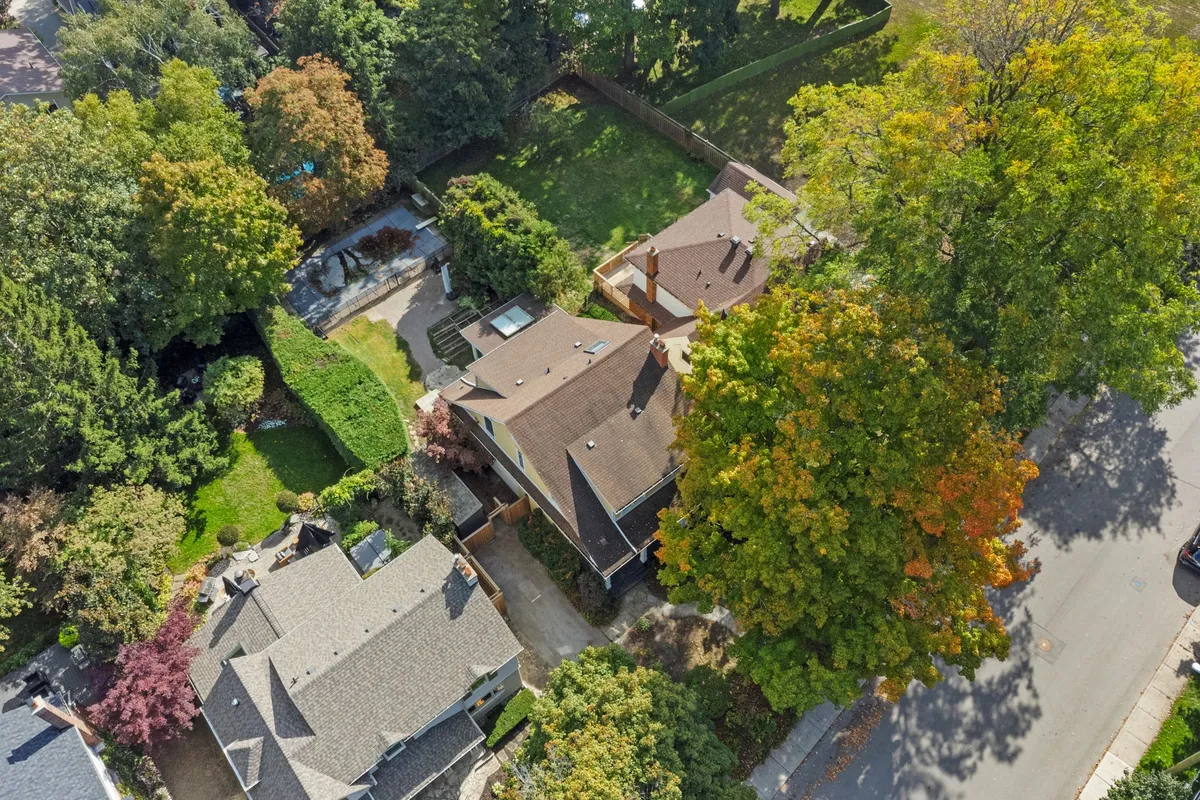 324 Spruce Street, ON L6J 2H1